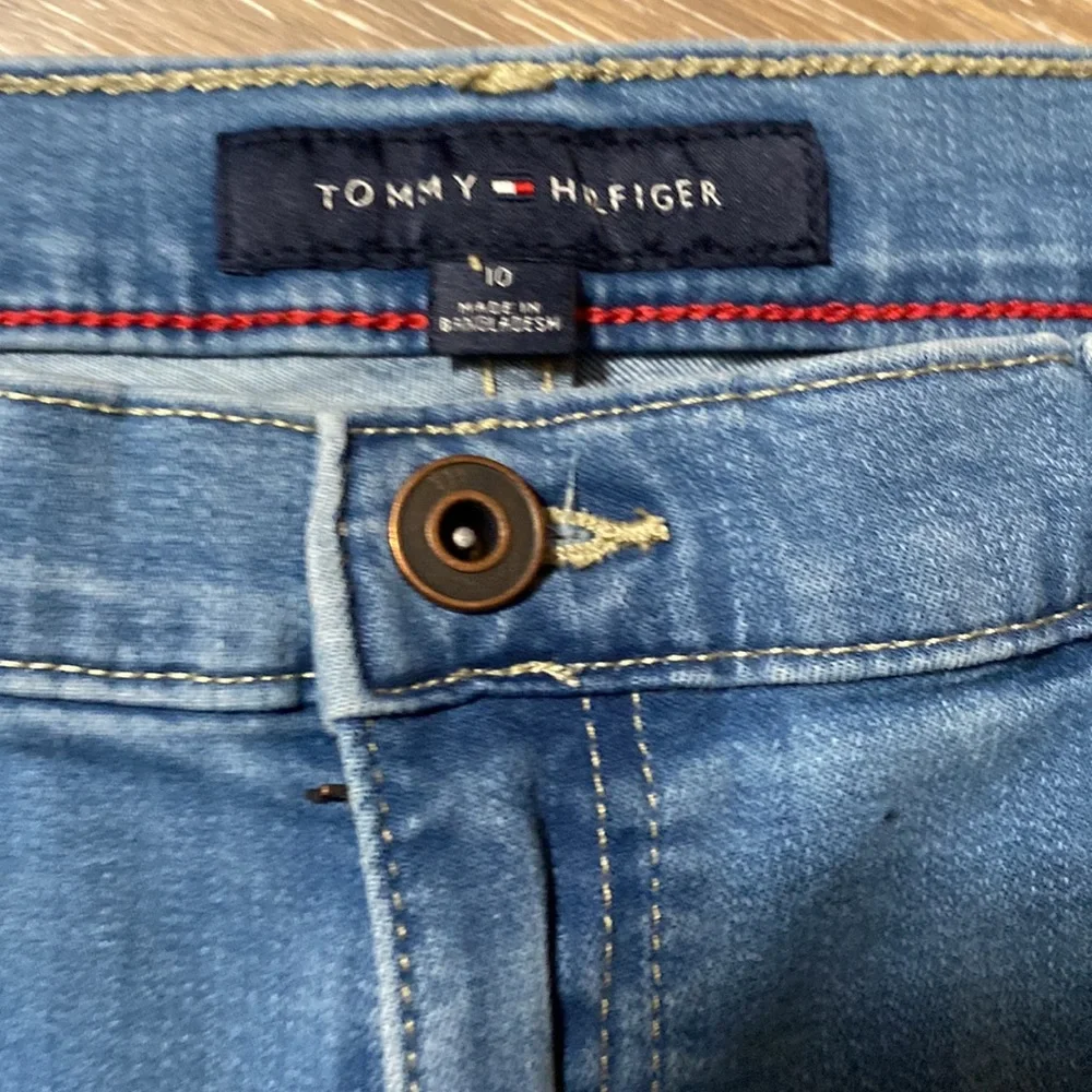 Tommy Hilfer denim distressed jeans shorts size 10 - Picture 5 of 9